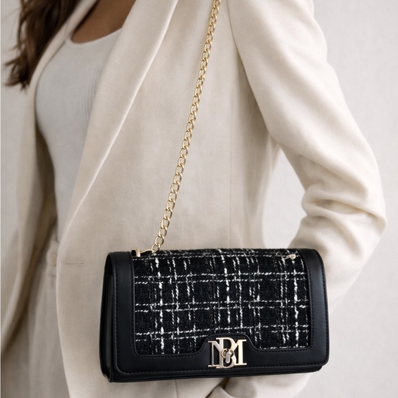 Badgley Mischka Handbags - Badgley Mischka Black Tweed Crossbody Bag Gold Chain NWT MSRP $129